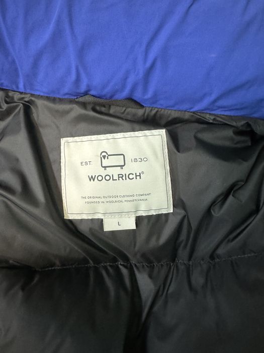 Продаю пуховик Woolrich