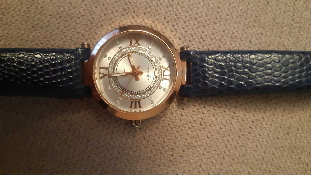 Zegarek damski na pasku