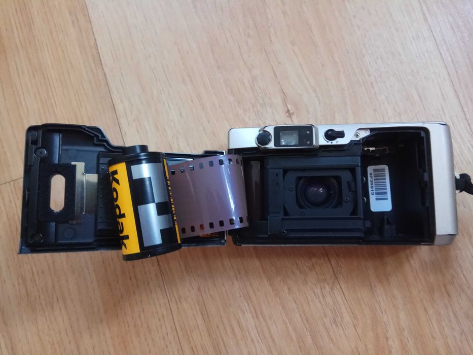 Гарний плівковий фотоаппарат Samsung Vega 70 D  все працює
