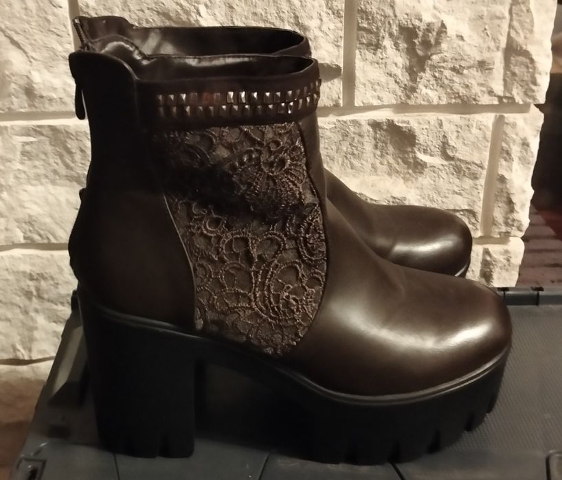 Botas Castanhas - Para desocupar