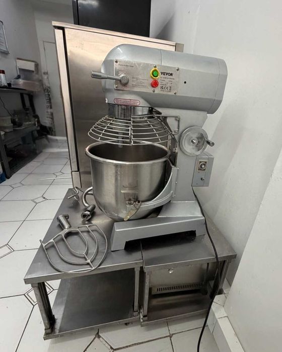 Batedeira Elétrica 30L. VEVOR. Batedeira de Bancada 1100W.