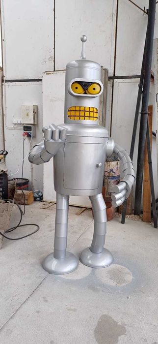 Robot rzeźba z metalu Bender