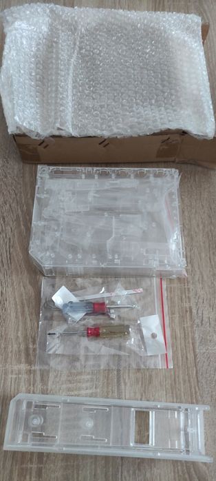 Vendo caixa transparente para Wii