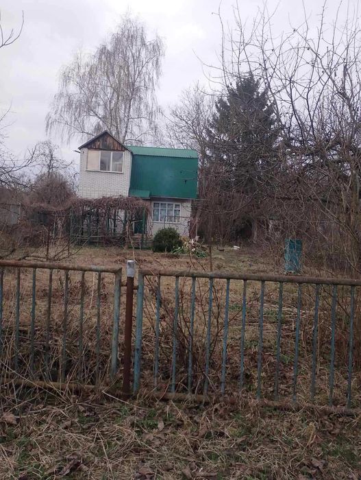 Дачний участок з будинком