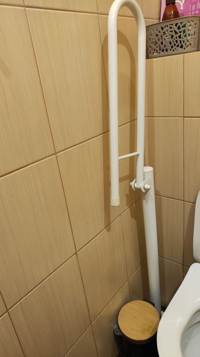 Poręcz uchylna podłogowa 600 mm