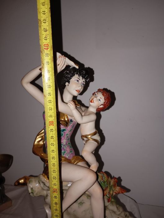 3 estatuetas/figuras decorativas em porcelana – 30 a 40 cm