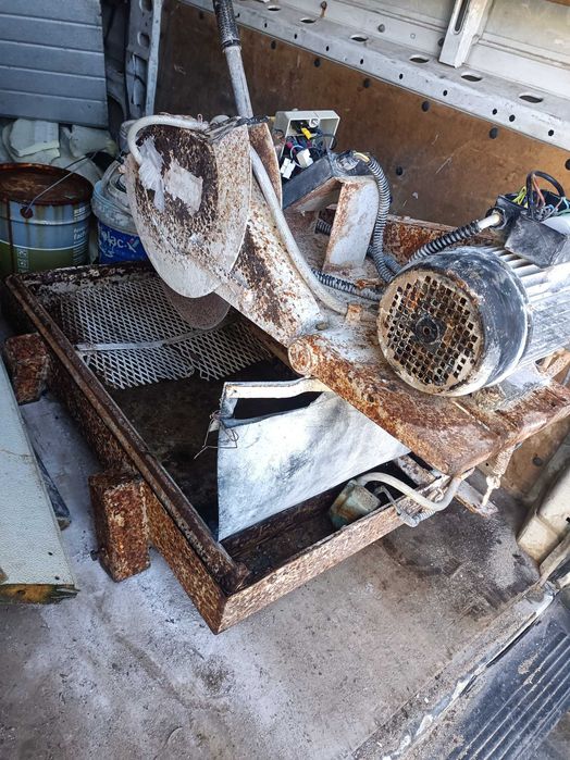 Maquina de cortar pedra