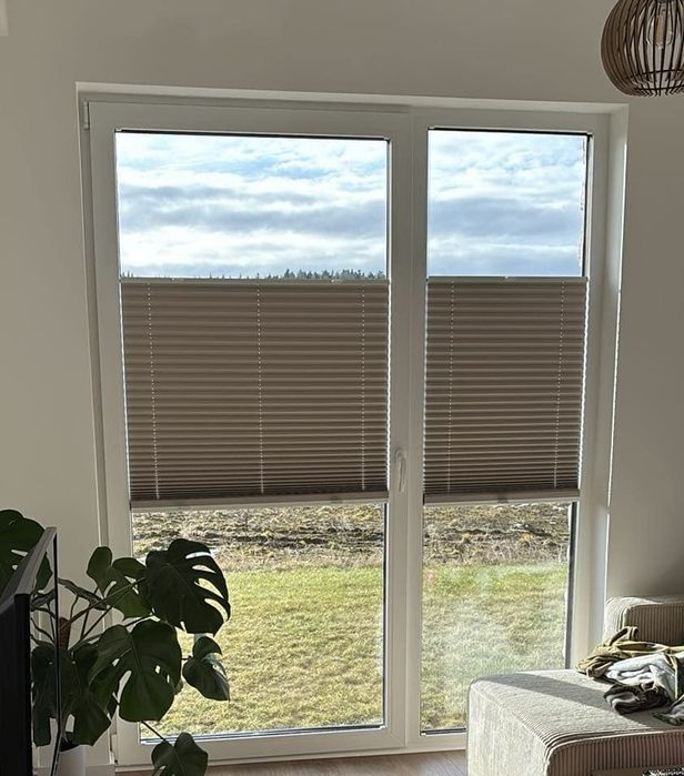 rolety plisowane blackout beżowe na okno 3 sztuki