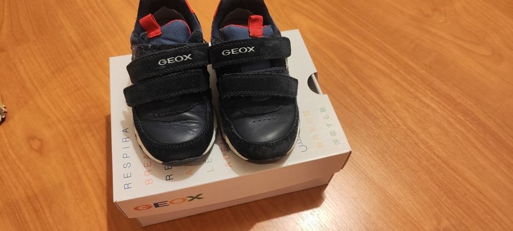 Sapatos Geox número 24