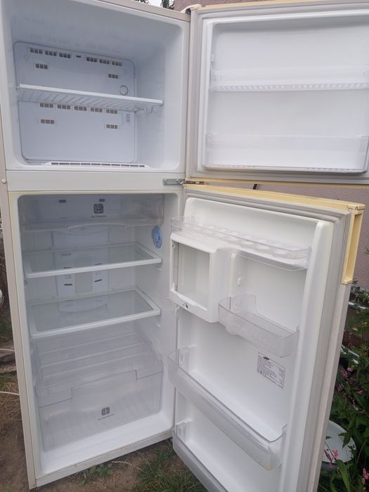 Продам холодильник Samsung