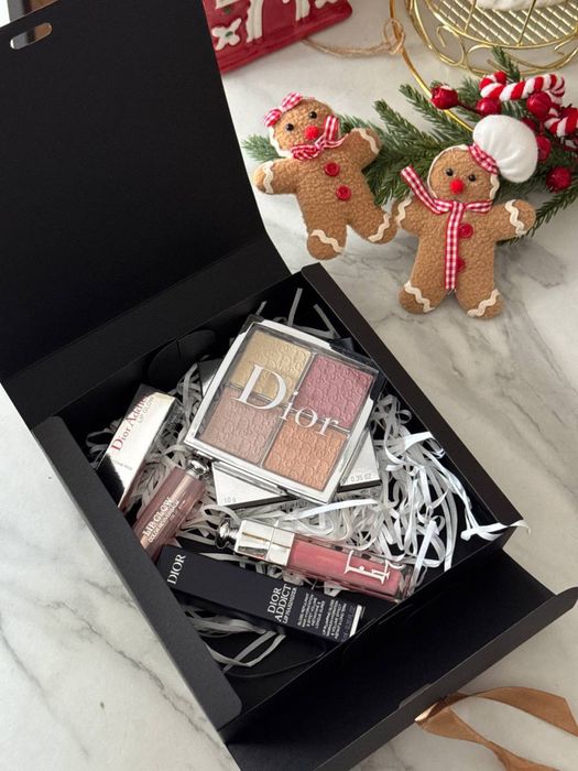 Набір штучноі косметики Dior