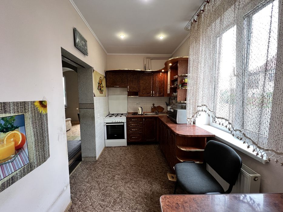 Оренда будинку вул.Коновальця на 3кімнати!