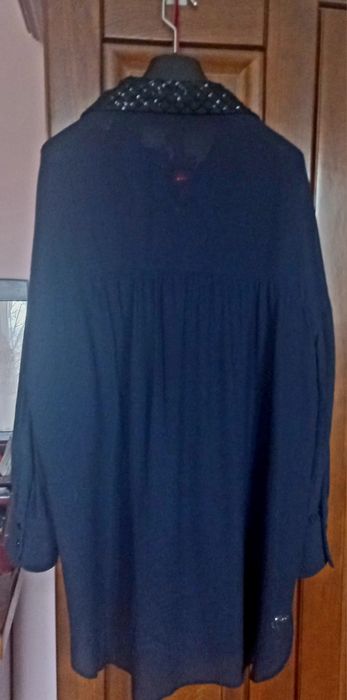 Massimo Dutti. Bluzka z ozdobnym kołnierzem.