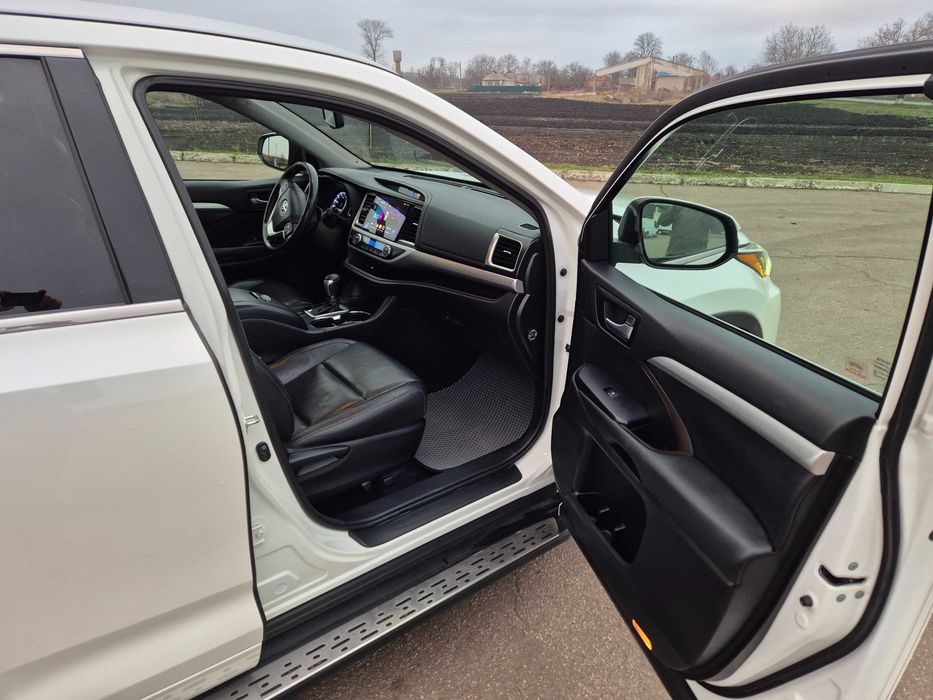 Продам Toyota Highlander