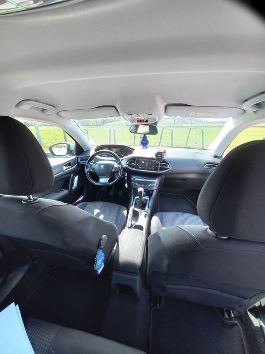 Sprzedam Peugeota 308 1.2 benzyna 2017r.kombi