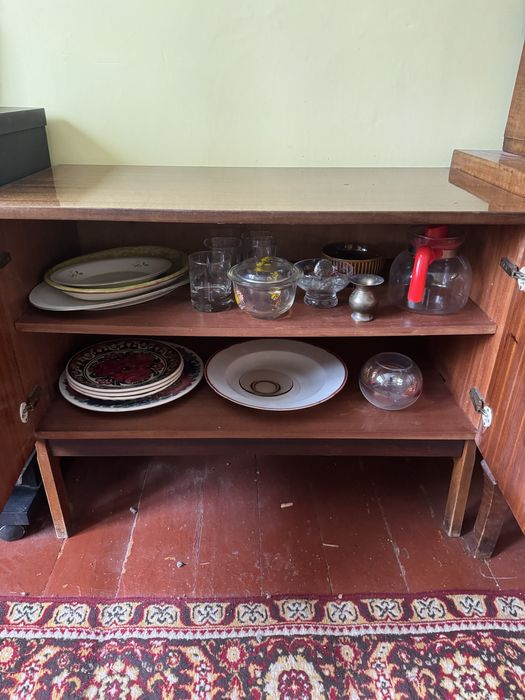 Szafka z drzwiczkami prl