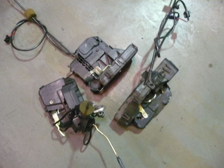 Fechadura porta - Mercedes W211