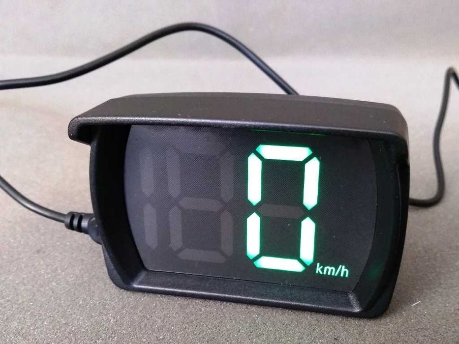 HUD z GPS i kompasem