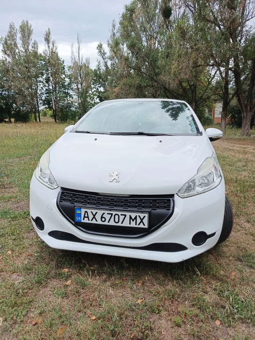 Продам авто Peugeot 208
