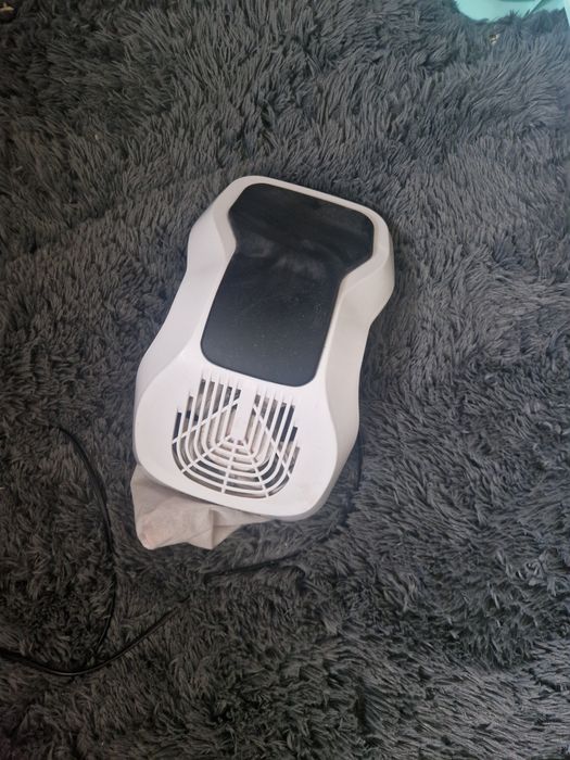 Pochłaniacz pyłu do paznokci