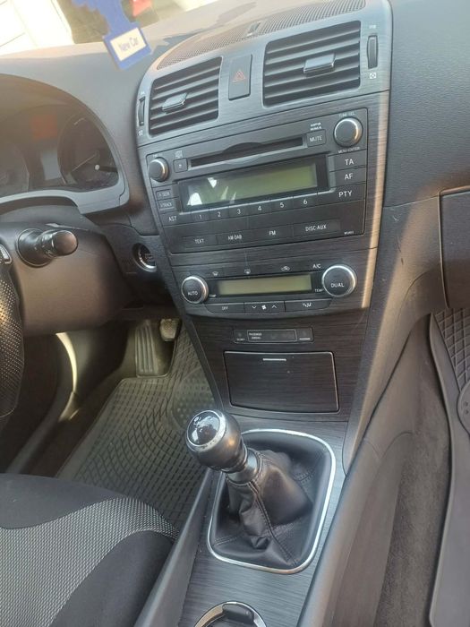 Toyota Avensis 2.0 D4D 2010 rok