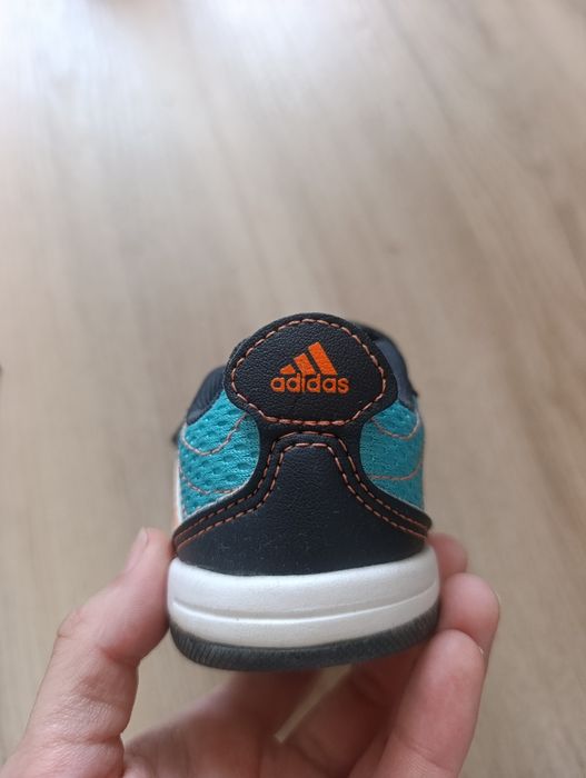 Sapatilhas adidas criança/ menino