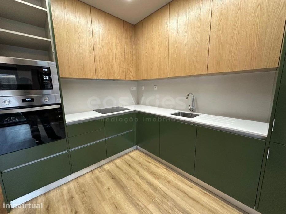 Apartamento T2 moderno no coração de Coimbra - junto à Câmara Munic... — Coimbra (Sé Nova, Santa Cruz, Almedina E São Bartolomeu), Coimbra