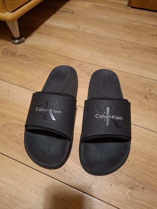 Klapki Kapcie r 45 Calvin Klein Slide Monogram TPU YM0YM00361 Okazja!