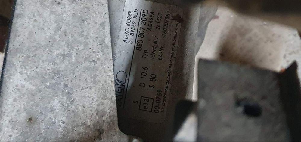 Hak wyciągnąny Audi a4 b6 klucz