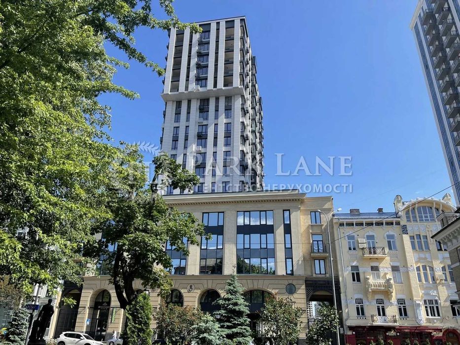 Продаж трьохкімнатної квартири в ЖК Ярославів Град без ремонту