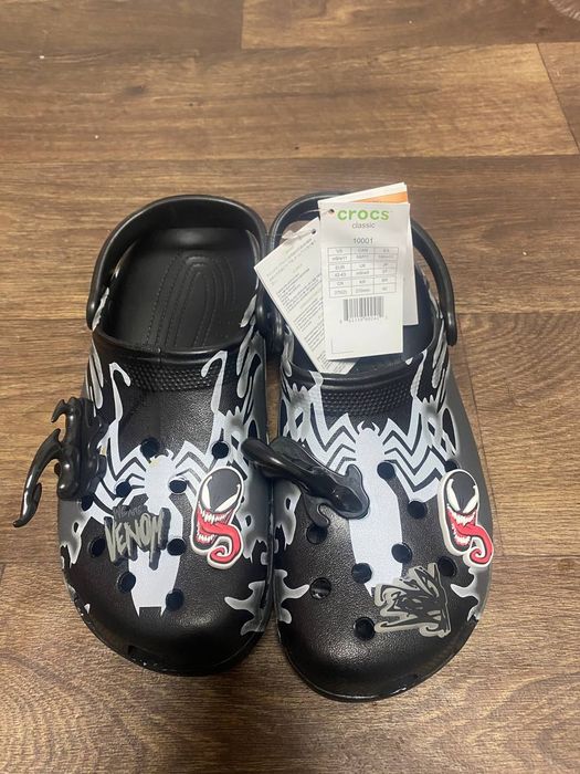 Кроксы crocs x venom
