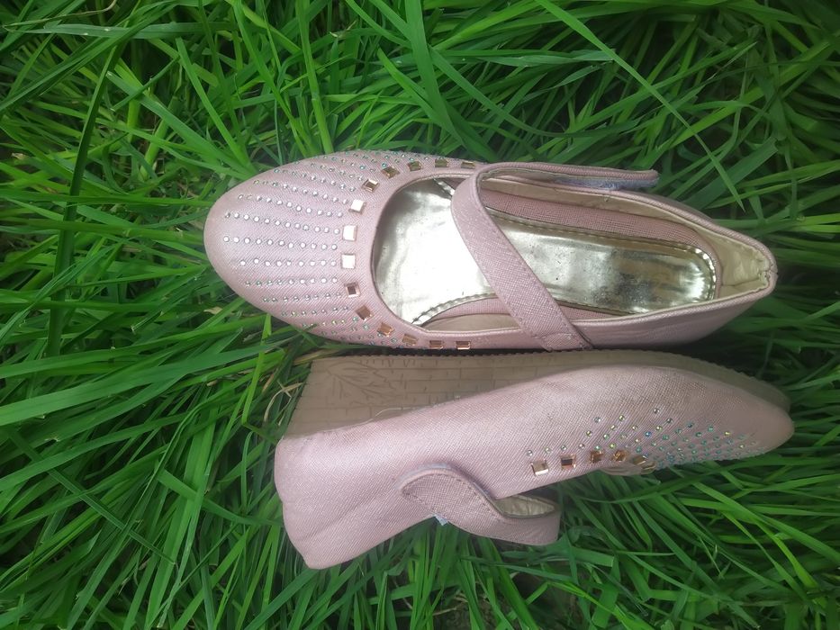 Продам туфлі дитячі в ідеальному стані