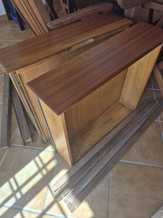 Cama completa + mesa cabeceira