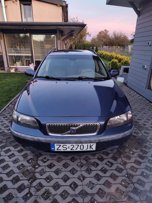Volvo V70 2.4 LPG, hak, 2 komplety kół