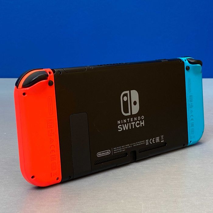 Nintendo Switch (Neon Blue/Red)