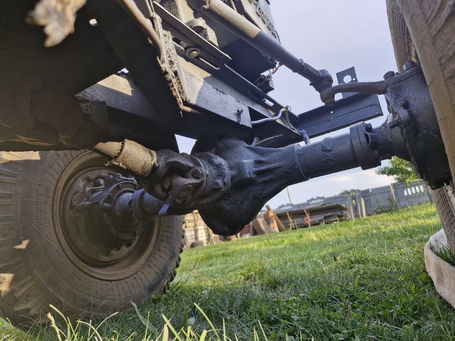 Продається трактор двох мостовий
Мотор від мотоблока 12
Коробка від м