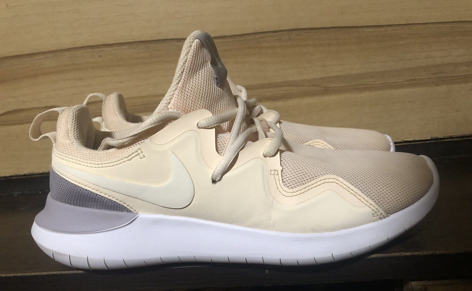 Nike WMNS TESSEN AA2172 800 990 Olx