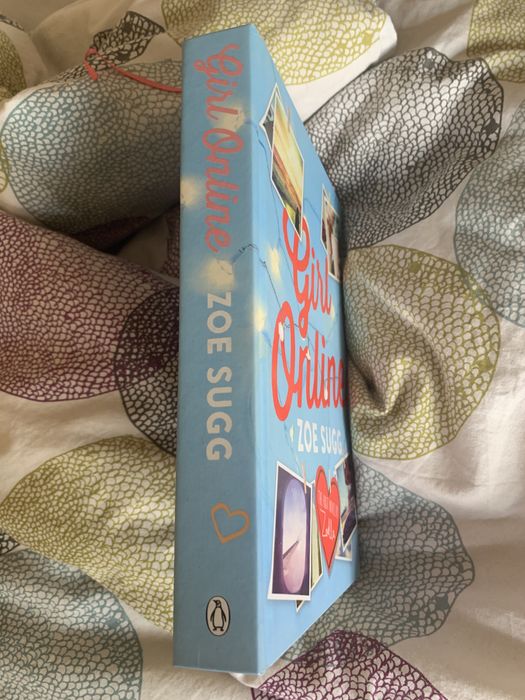 Livro Girl Online de Zoella em inglês