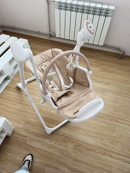 Стільчик для годування + гойдалка Carello Triumph 3 в 1