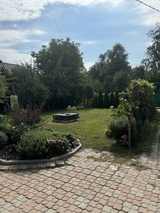 Продам будинок в центрі села Фурси поруч з річкою