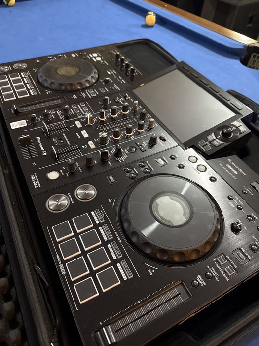 XDJ RX3 pioneer + case