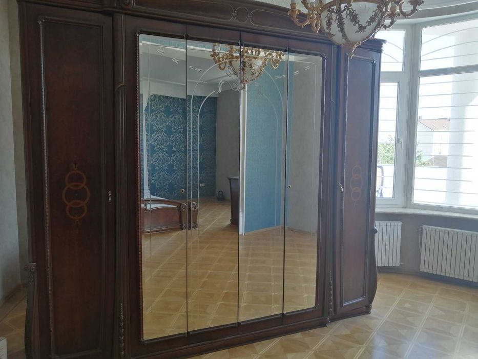 Спальный гарнитур