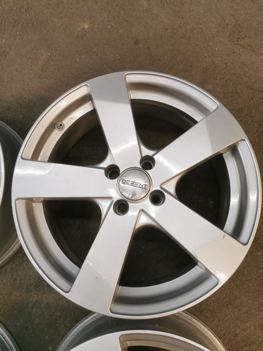 Felgi aluminiowe 17" 4x100 ET38 7J DEZENT