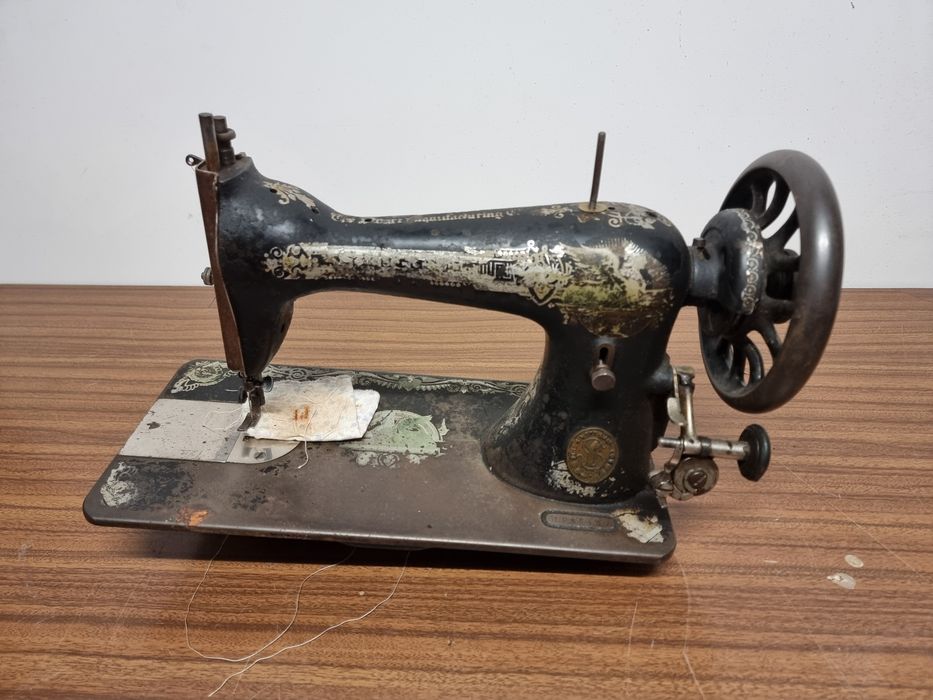 Máquina Singer a funcionar
