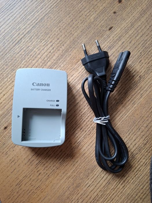 Оригінальний зарядний пристрій Canon battery charger CB-2LYE