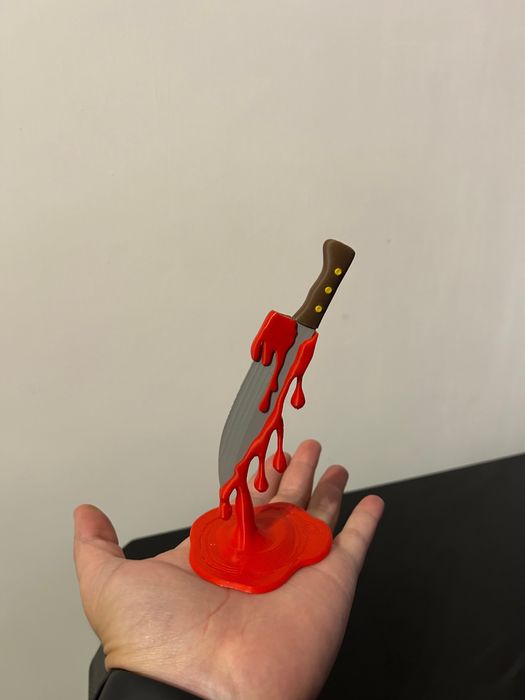 Левітуючий ніж” 3D друк (підставка з ефектом крові)