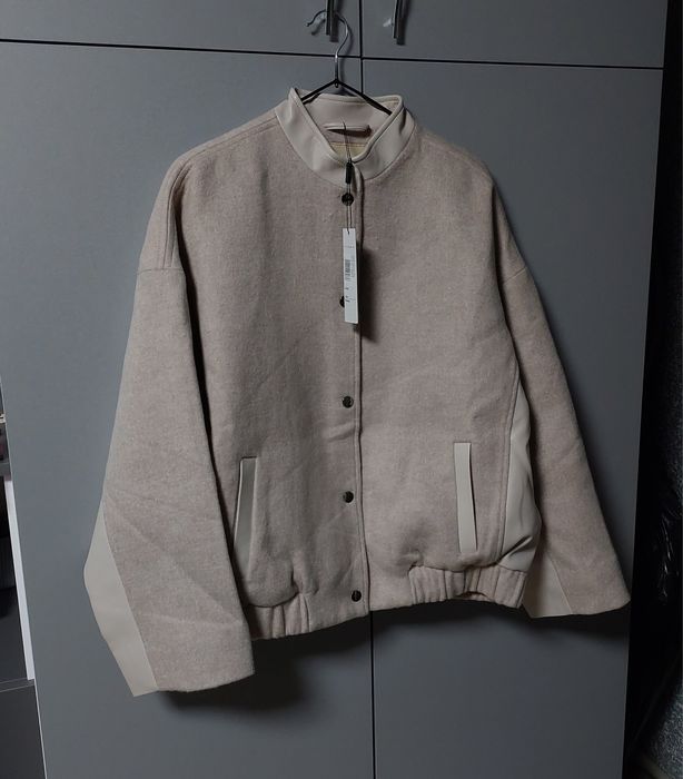 Дівчатка, лишився останній) Шикарні курточки-бомбери на весну в молочн