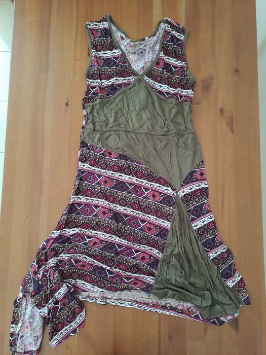 Peças de Roupas novas variadas