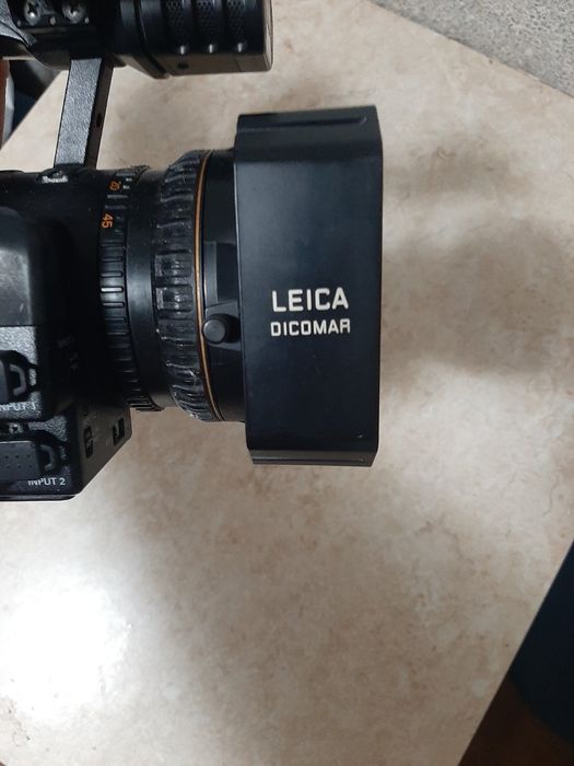 Видеокамера Panasonic DVX100B под ремонт или на запчасти.