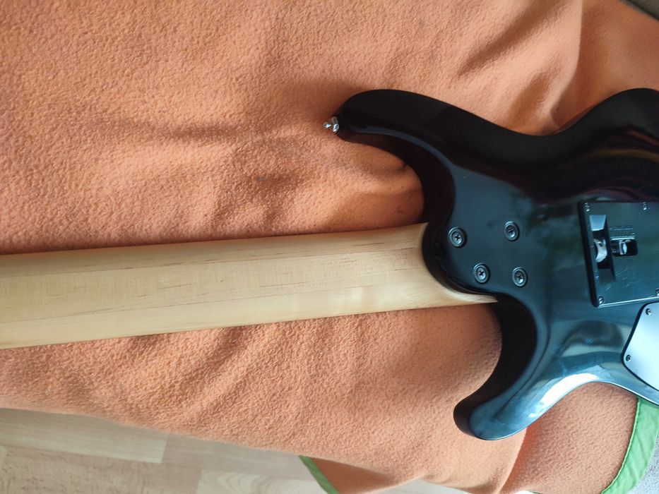 Gitara elektryczna Ibanez S7320 - siedem strun
